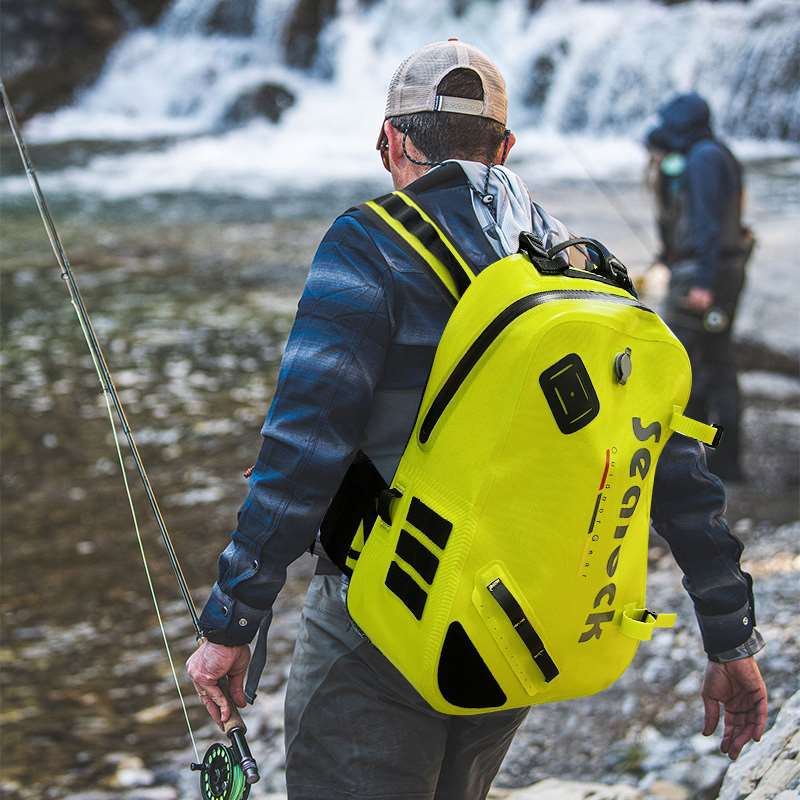 Добавувач на OEM Fly Fishing ранец - заварен TPU, MOQ 300